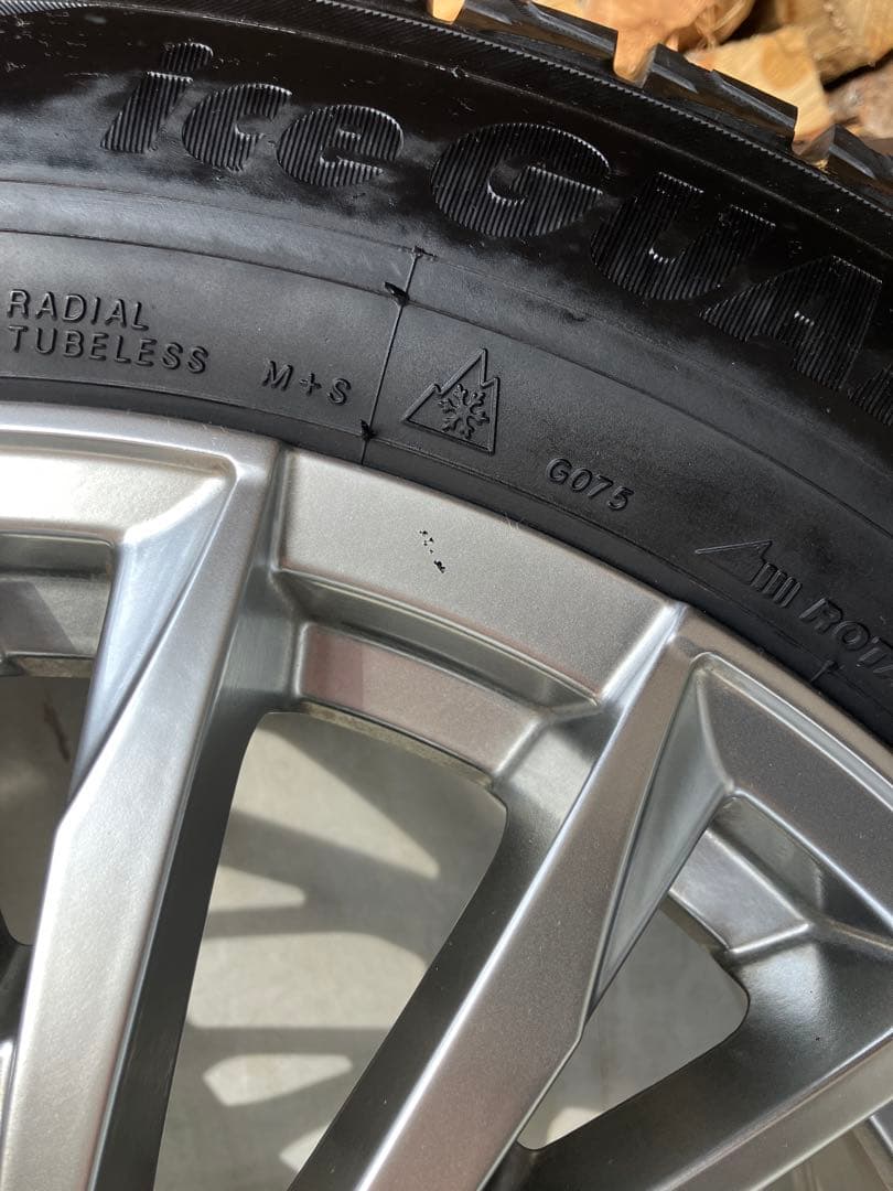 ①235/60R18 スタッドレスタイヤ ホイールセット レクサスNX用