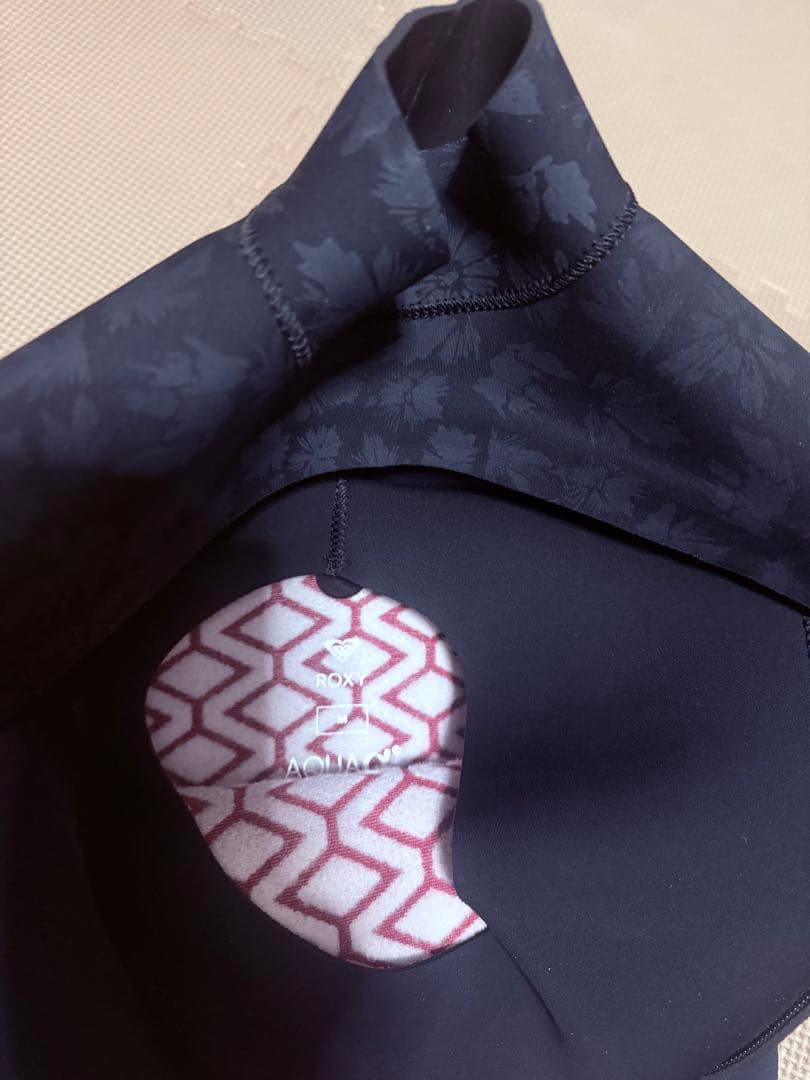 美品ROXY roxyロキシー　裏起毛セミドライ　着脱簡単フルスーツ　サイズM