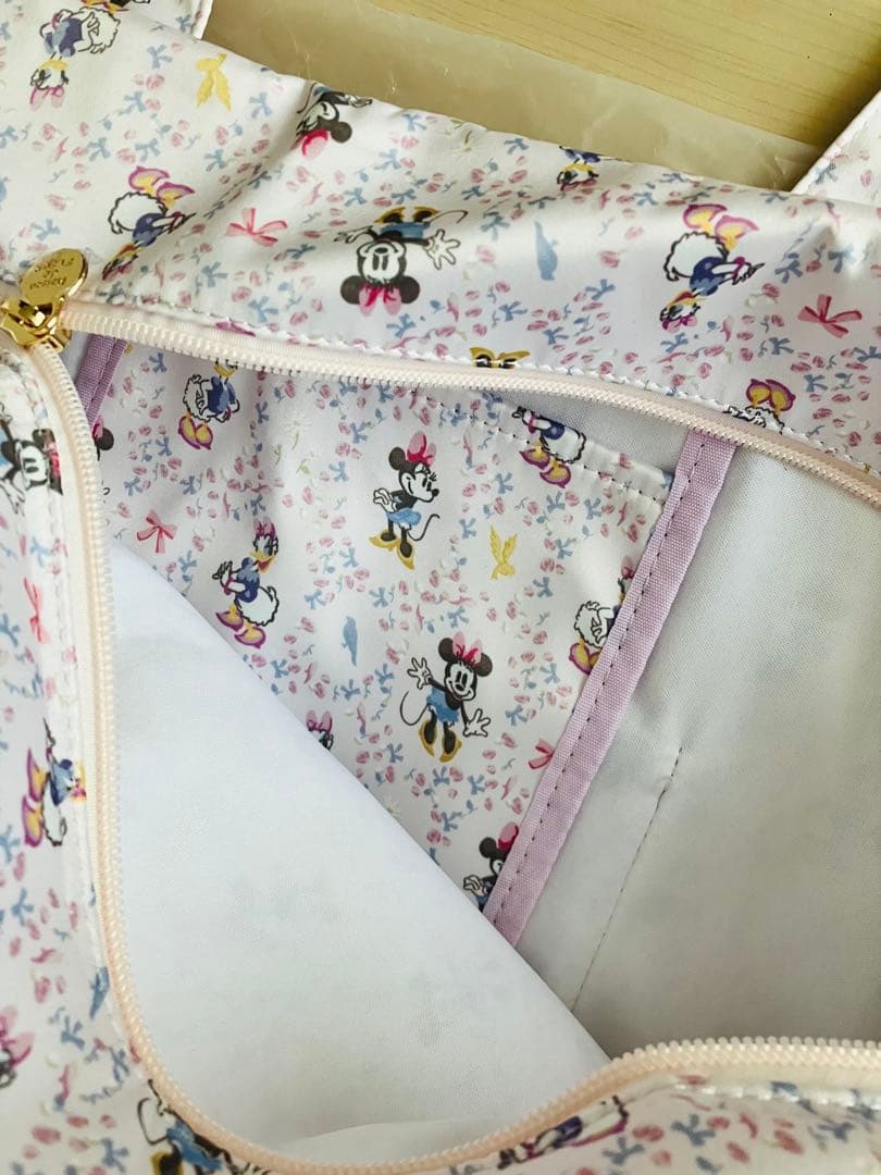 新品「ミニー」と「デイジー」メゾンドフルール　キャリーオンバッグ