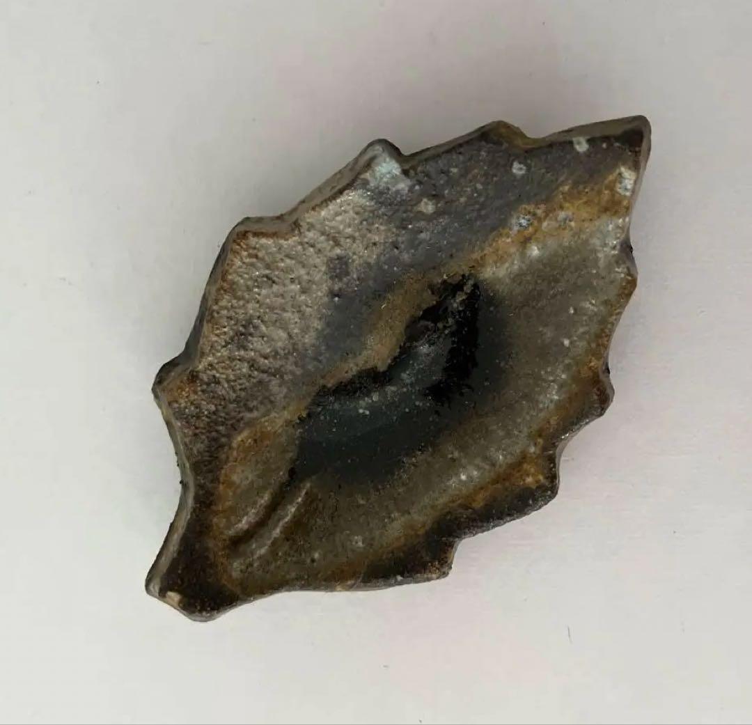 備前焼　葉型陶器小皿セット 醤油皿や箸休めを盛り付けてお料理を美しく見せる