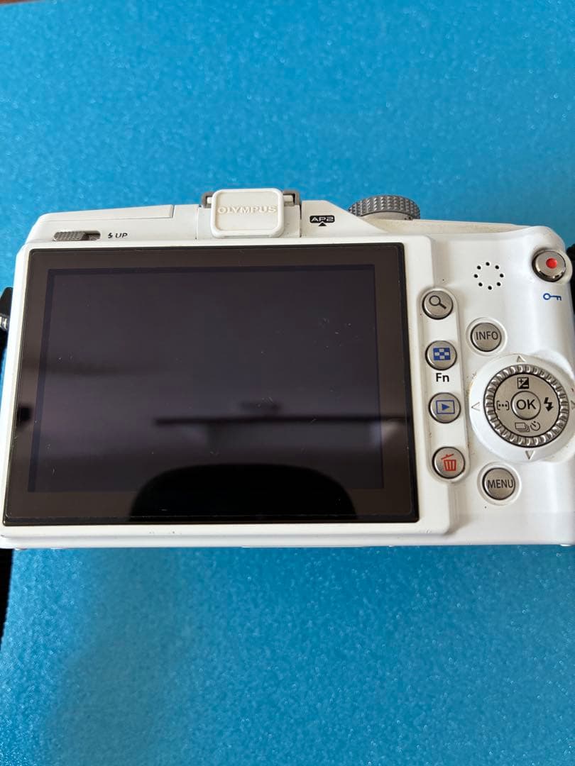 OLYMPUS PEN E-PL2 ダブルズーム　パンケーキ レンズ セット