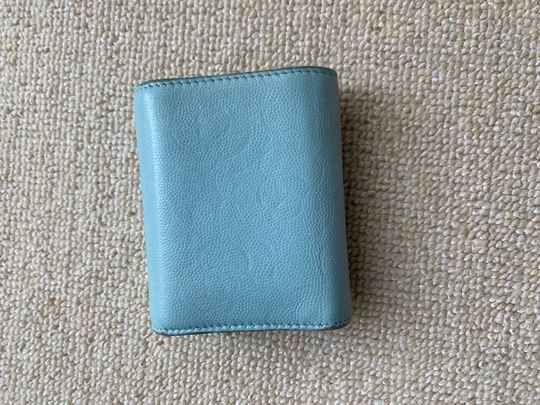 CHANEL 三つ折財布 水色