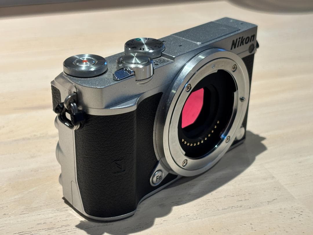 Nikon 1 J5 ダブルレンズキット＋社外バッテリー・充電器つき
