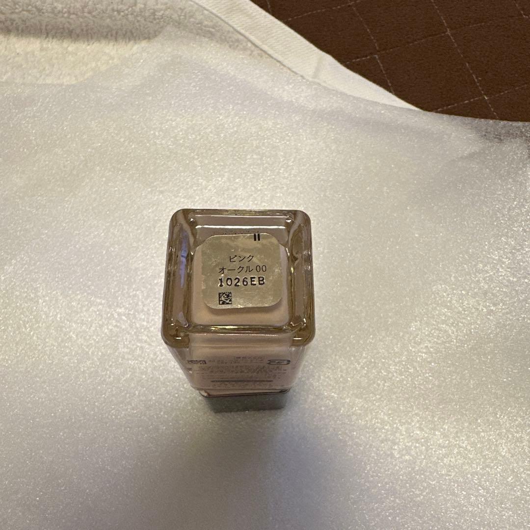 クレドポーボーテ　タンフリュイドエクラ　ナチュレル　ピンクオークル00