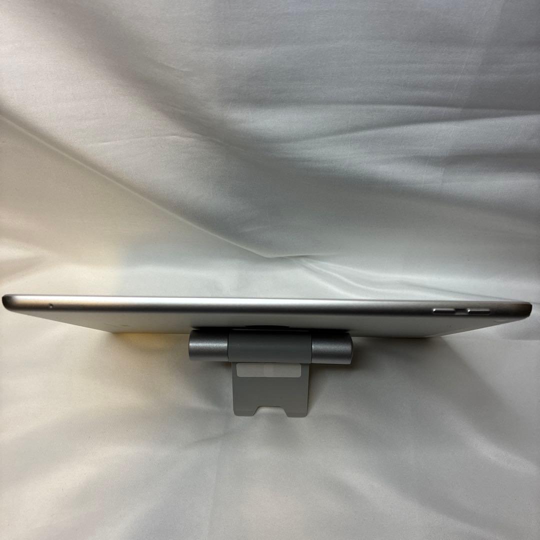 【SIMフリー】 iPad5 32GB シルバー A1823 第5世代
