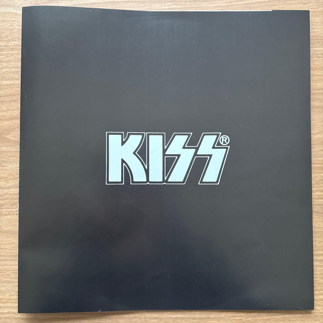 Kiss – Kiss