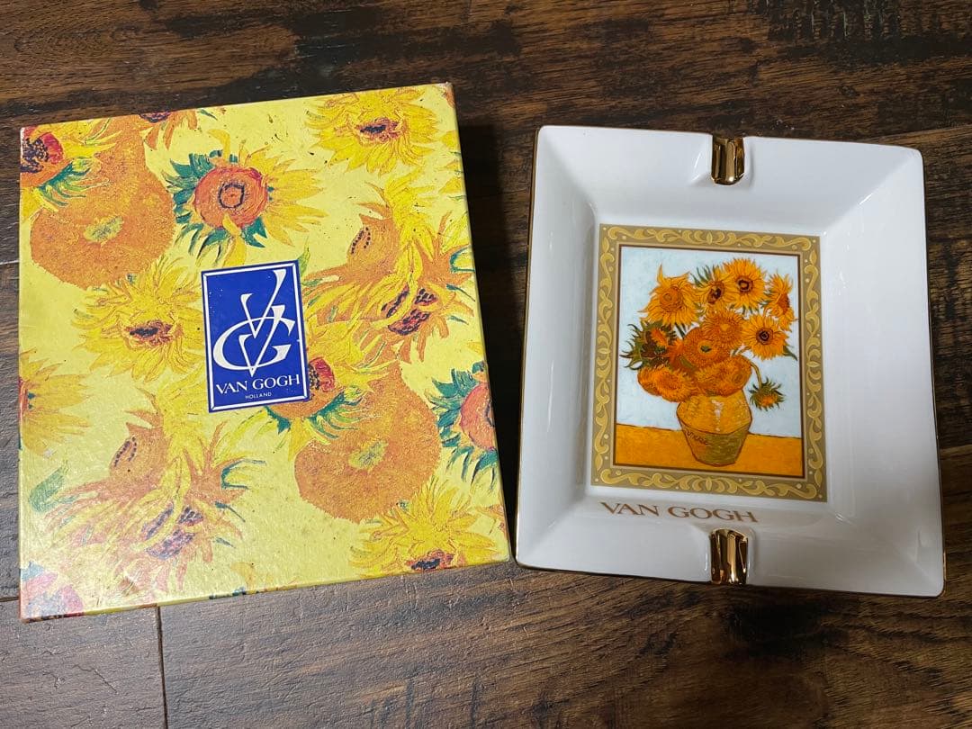 新品未使用　VAN GOGH ひまわり　灰皿