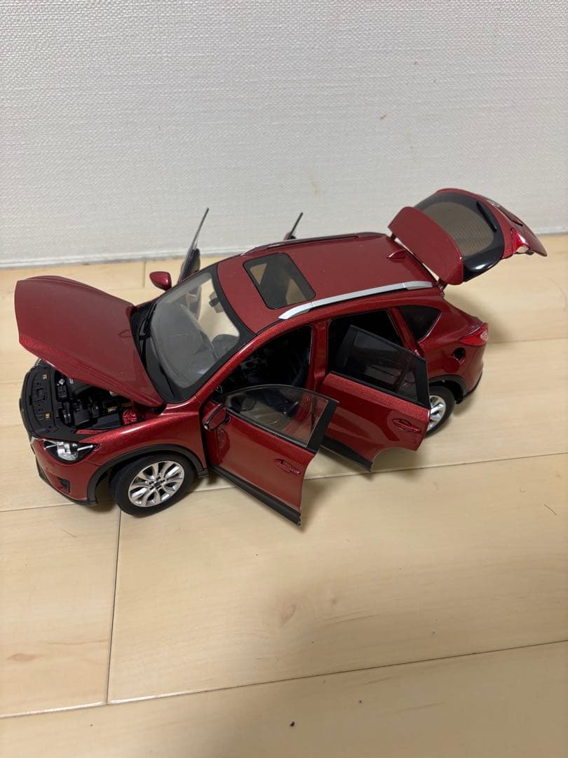 マツダ CX-5 1:18ミニカー　赤