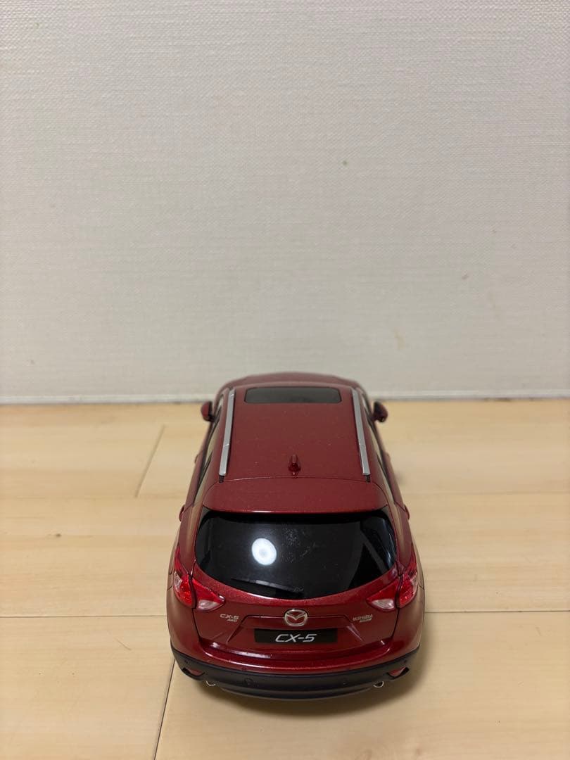 マツダ CX-5 1:18ミニカー　赤