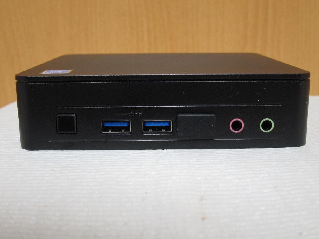 OS搭載。INTEL NUC11ATKPE メモリ8GB SSD256GB