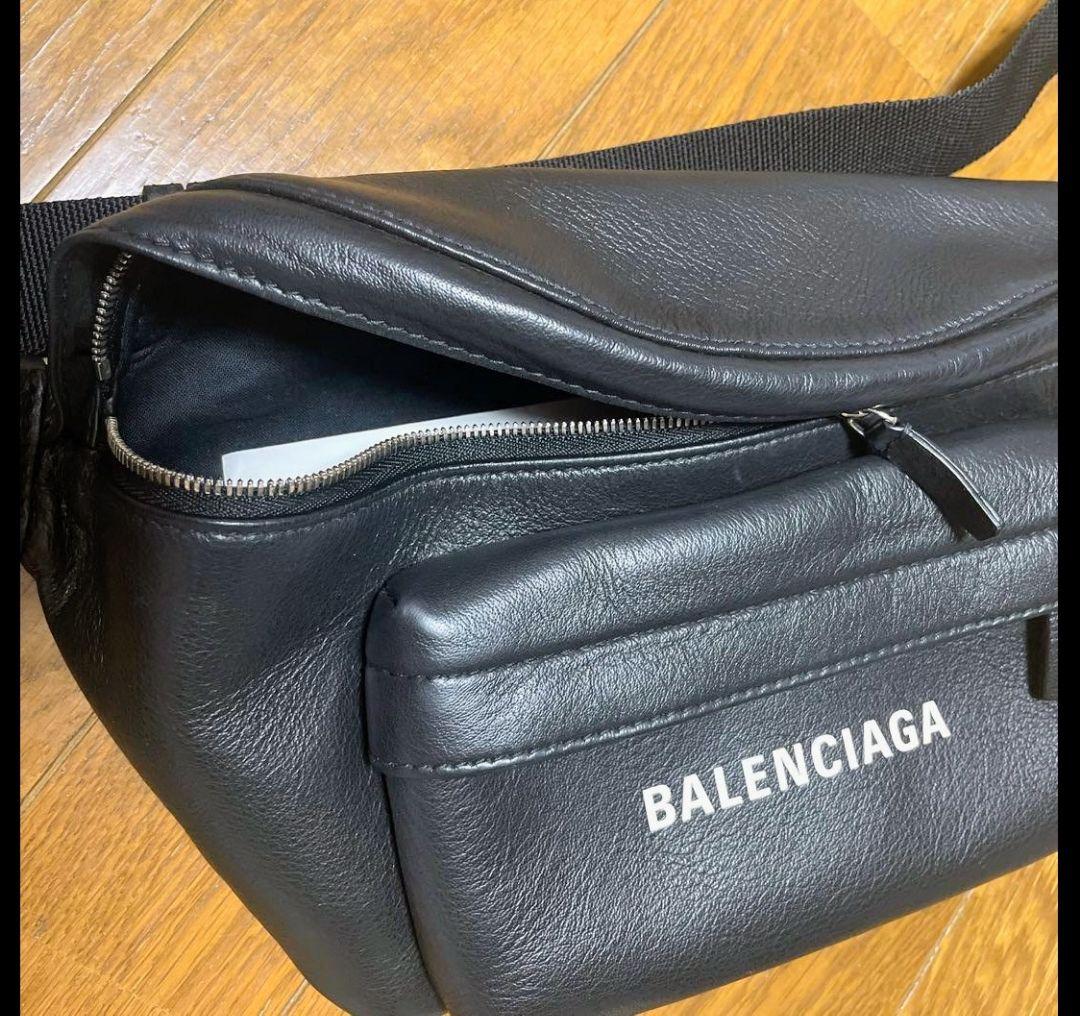 【美品】BALENCIAGA ブラック ボディバッグ