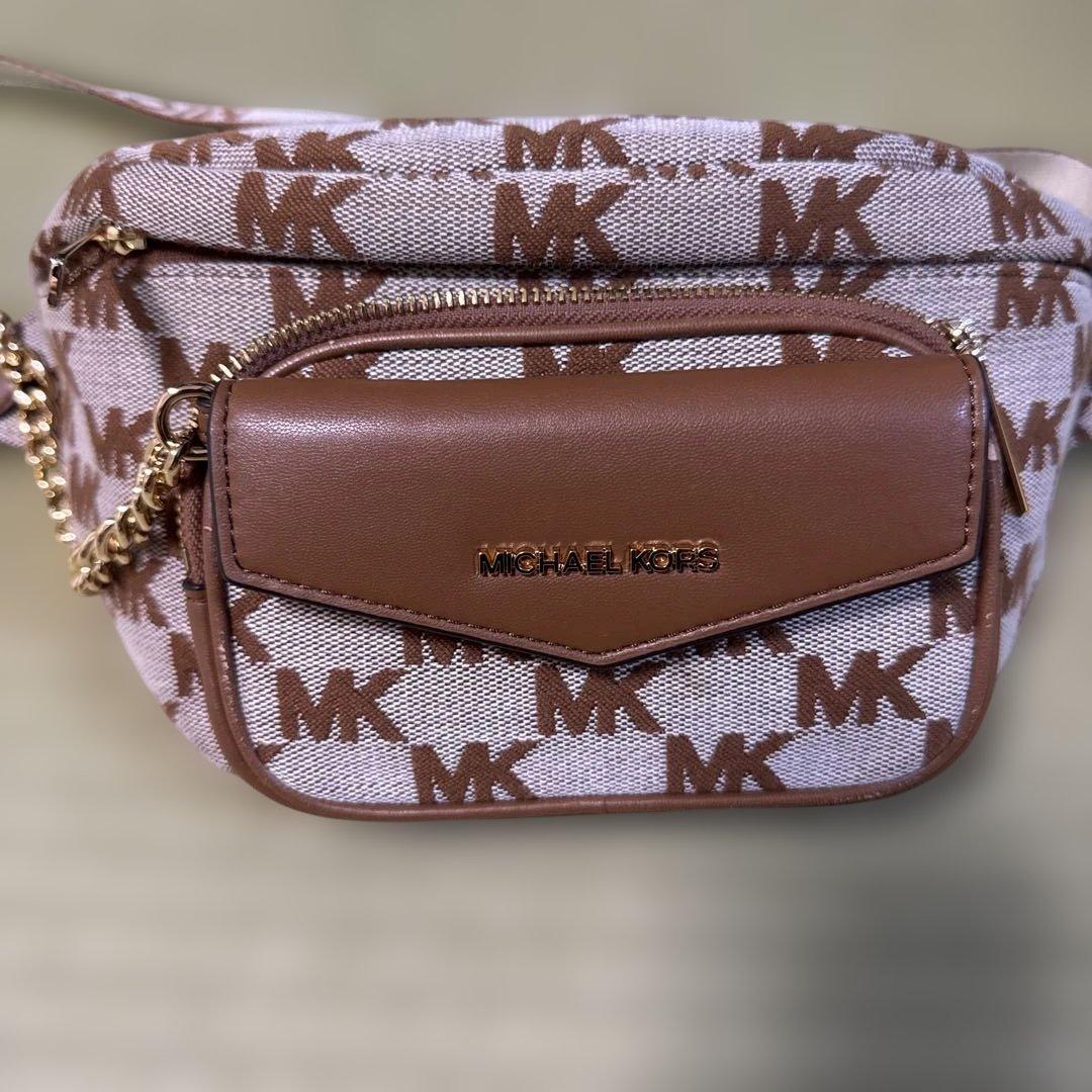 MICHAELKORS/ボディバッグ/MKモノグラム！