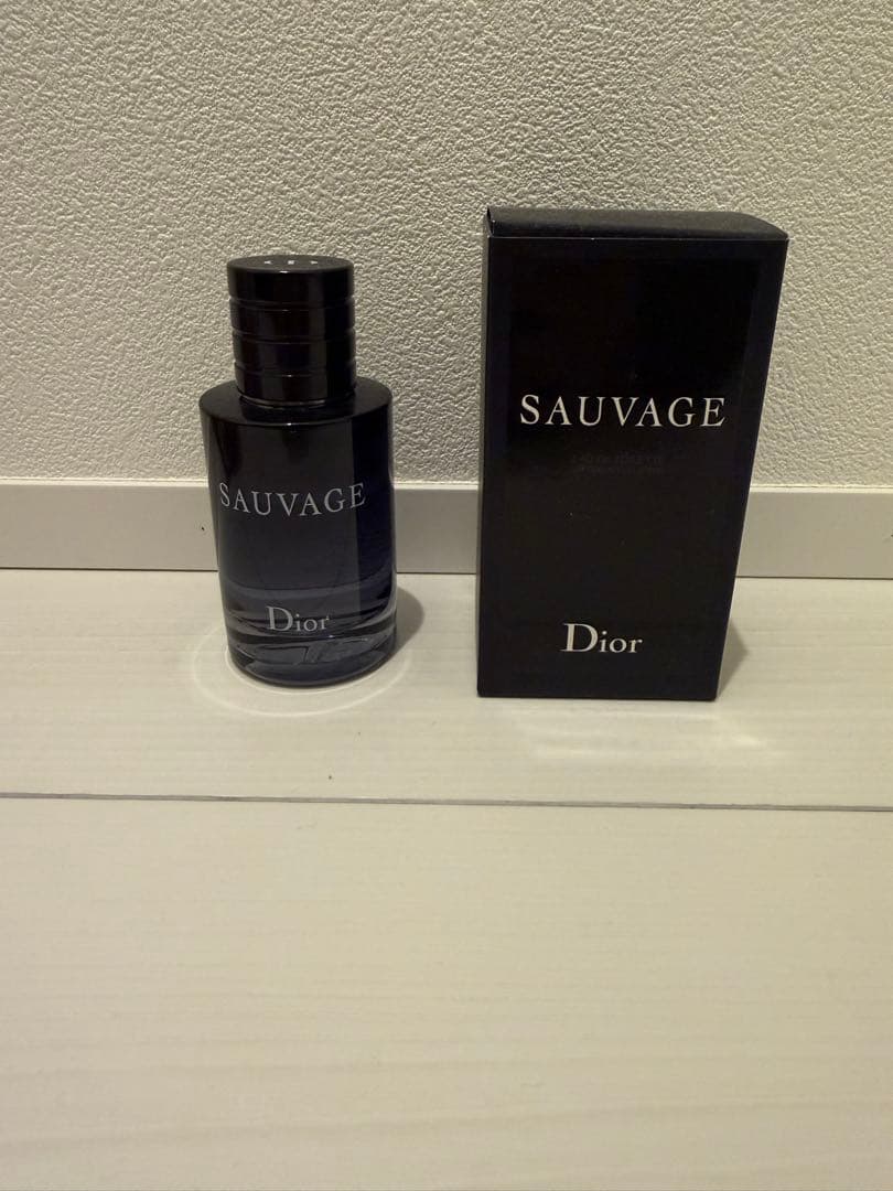 Dior Sauvage 香水 男性用　60ml