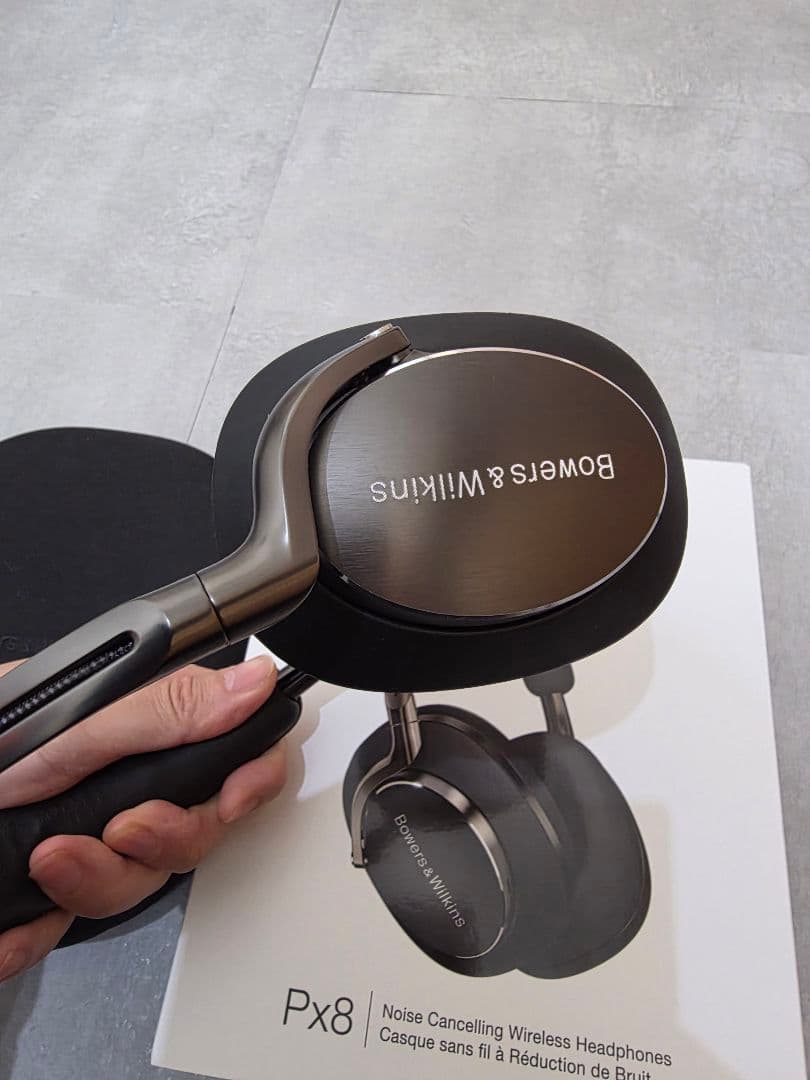 Bowers & Wilkins Px8 ワイヤレスヘッドホン ブラック