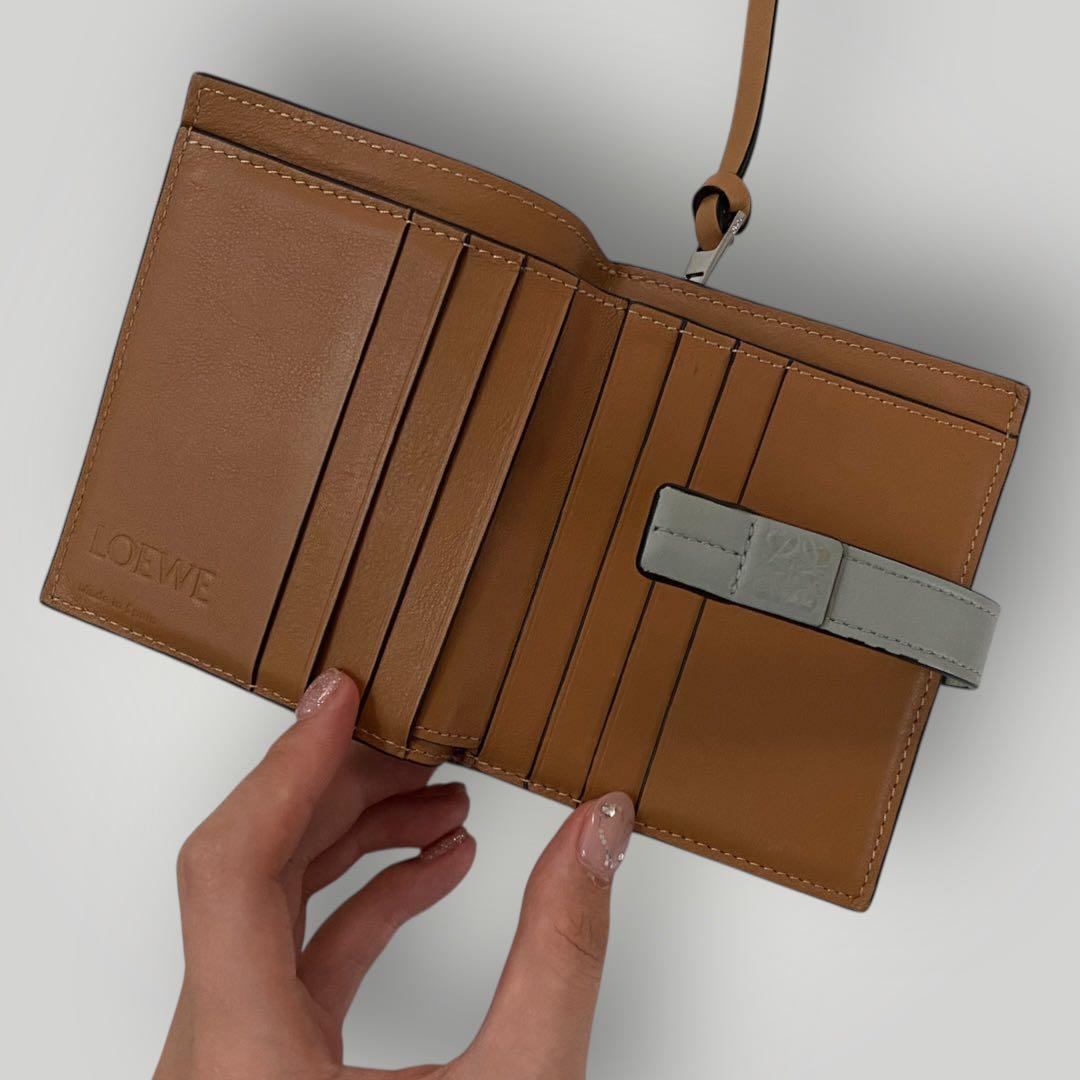 LOEWE 二つ折り財布 ライトグレー