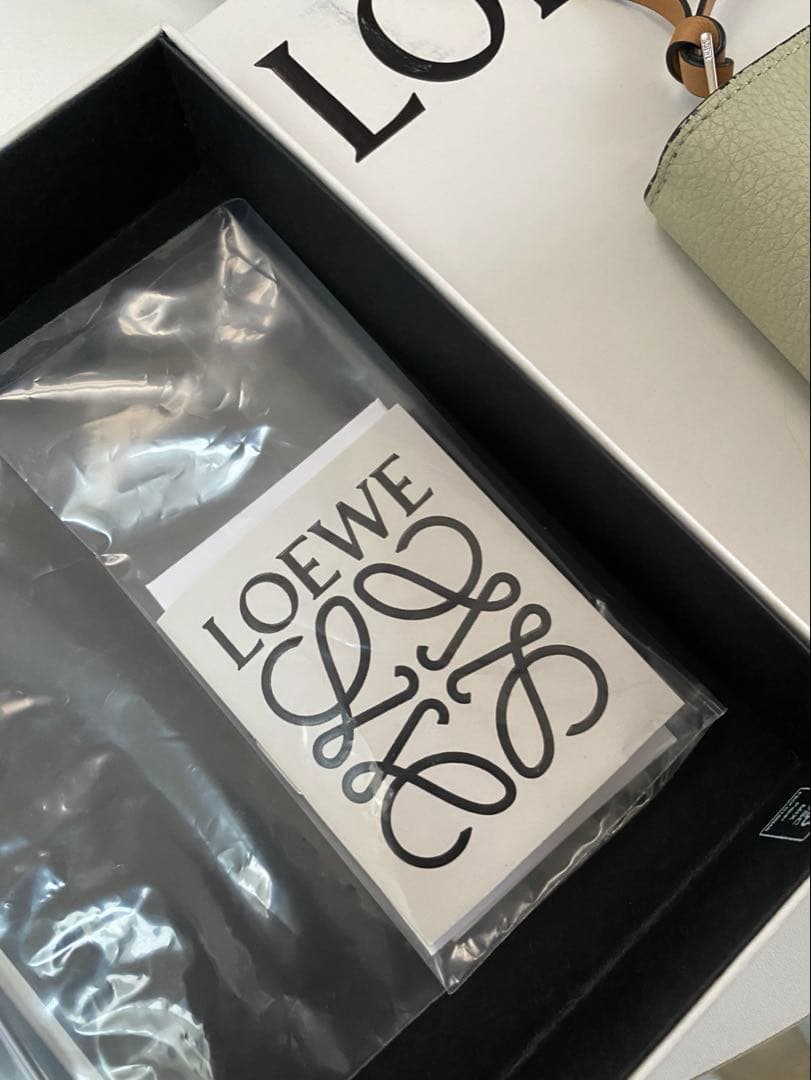 LOEWE 二つ折り財布 ライトグレー