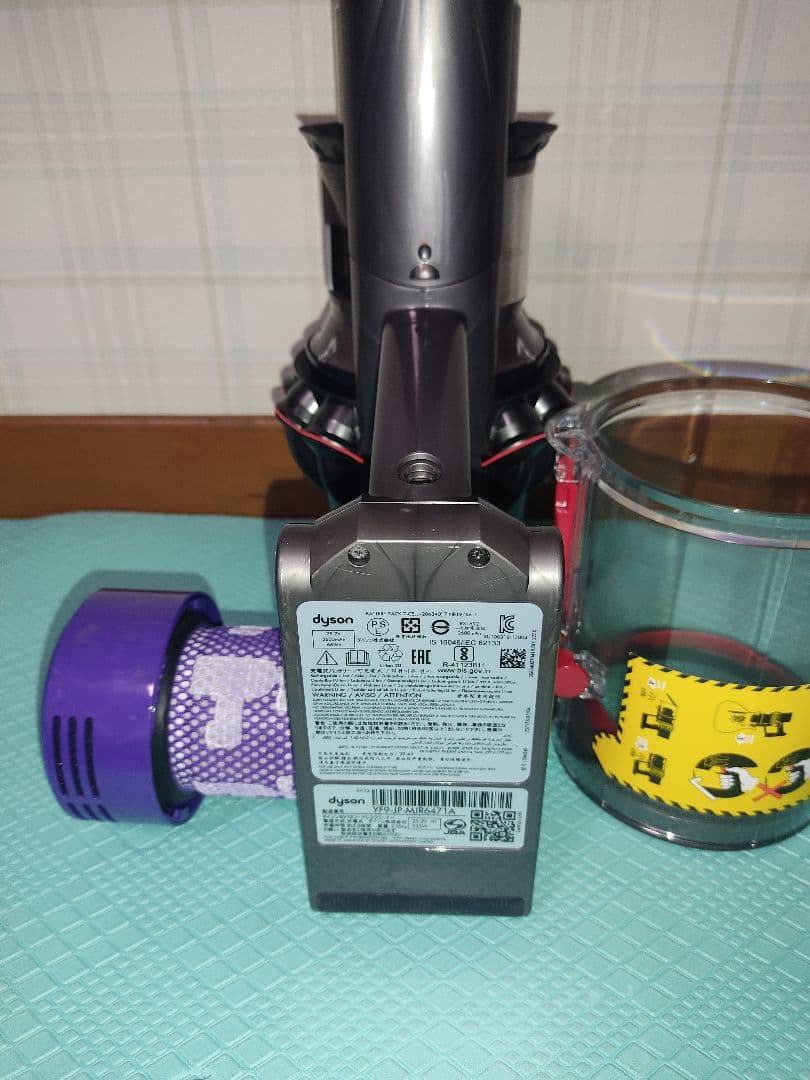 ダイソンコードレス掃除機V10-SV12本体+純正バッテリー付き