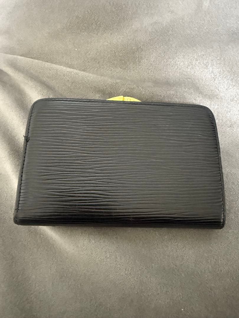 n*u様 Louis Vuitton ブラック 二つ折り財布