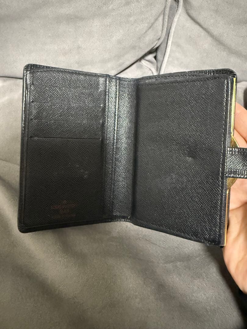 n*u様 Louis Vuitton ブラック 二つ折り財布