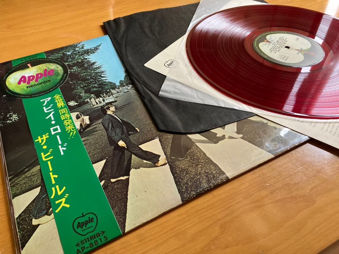 大名盤近年赤盤は稀少　ニアミント赤盤　全体に綺麗　アビーロード ビートルズ