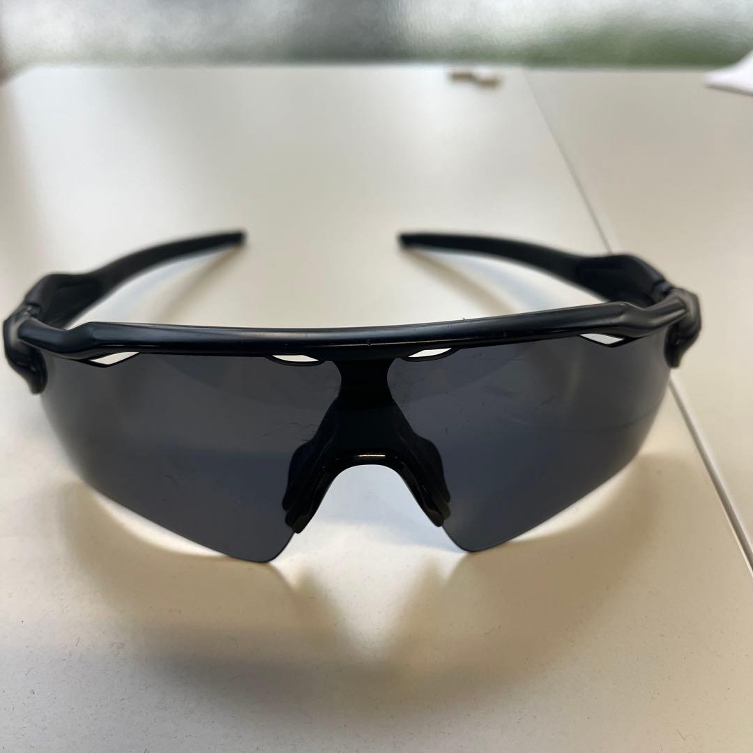 oakley ブラック スポーツサングラス