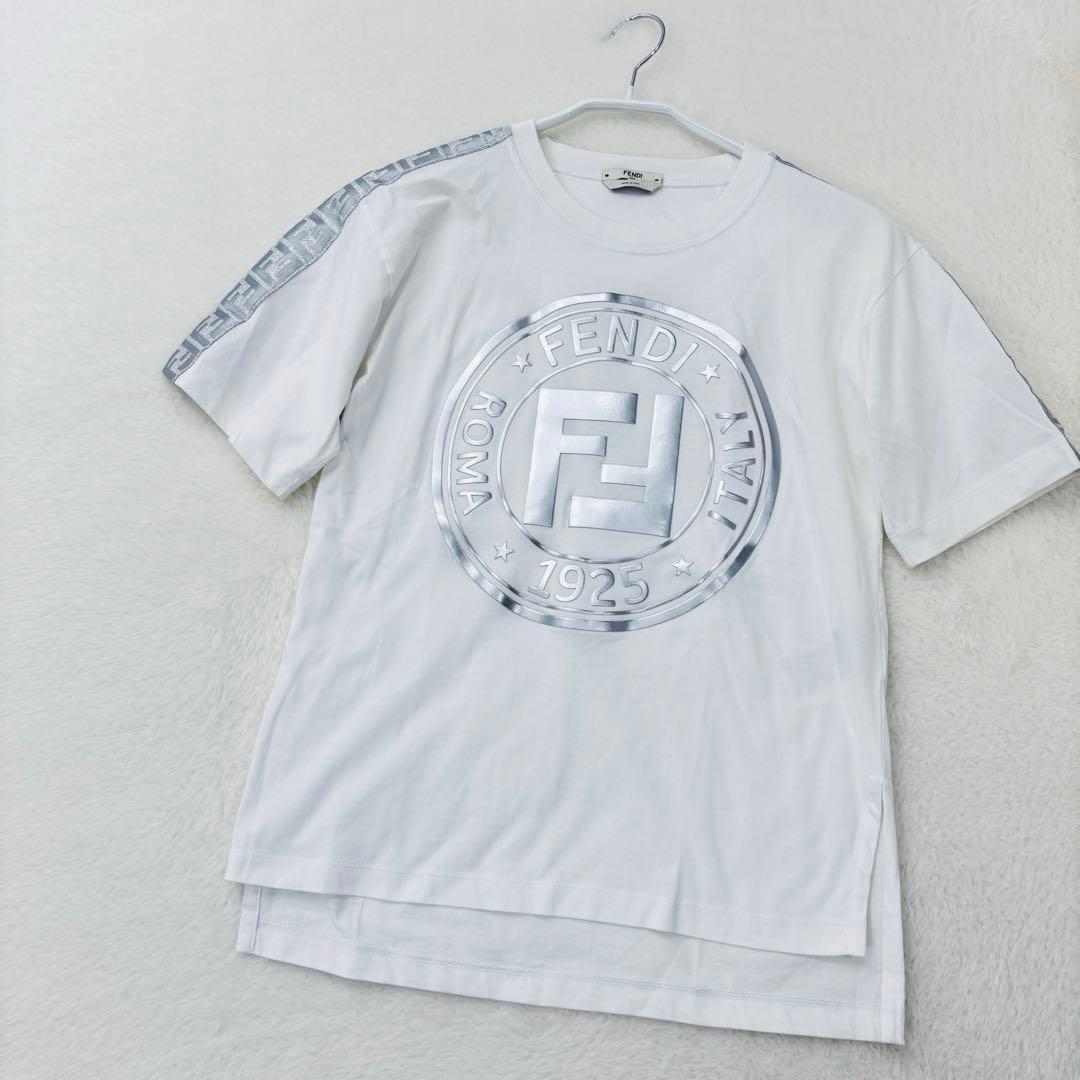 現行モデル　極美品　フェンディ　Tシャツ　Fロゴ　ズッカ　シルバー　白　ラメ