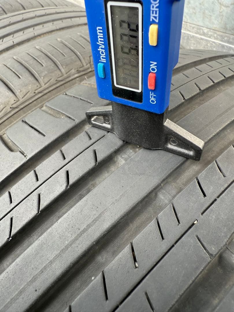 マロダーダンロップサマータイヤ215／50R18 92V