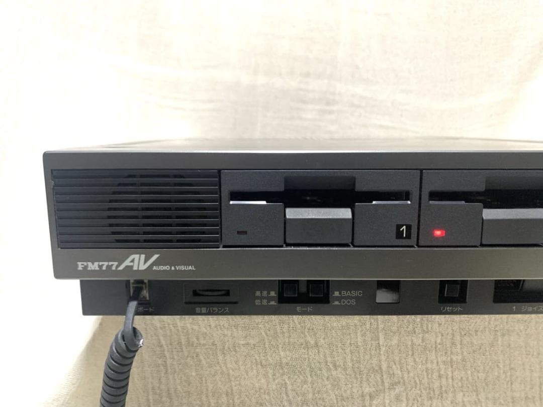 あ*い様 富士通 FM77AV-2 本体＆キーボード　通電確認済み (部分的)