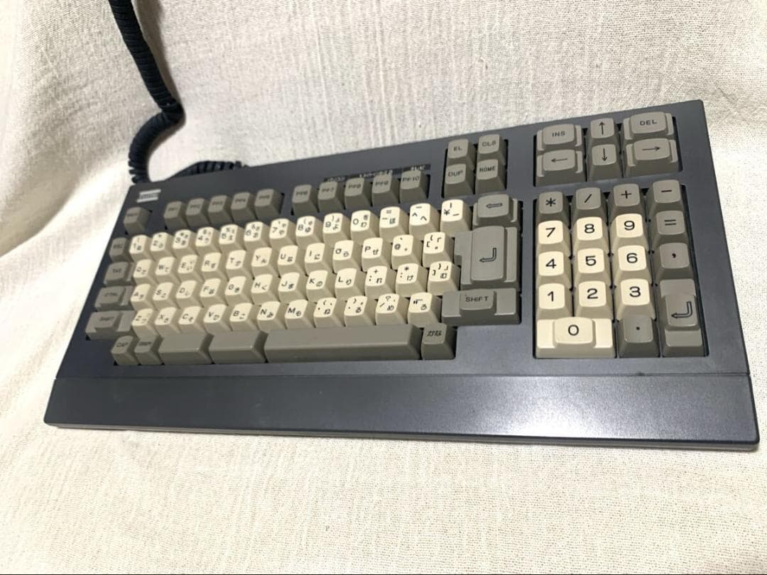 あ*い様 富士通 FM77AV-2 本体＆キーボード　通電確認済み (部分的)