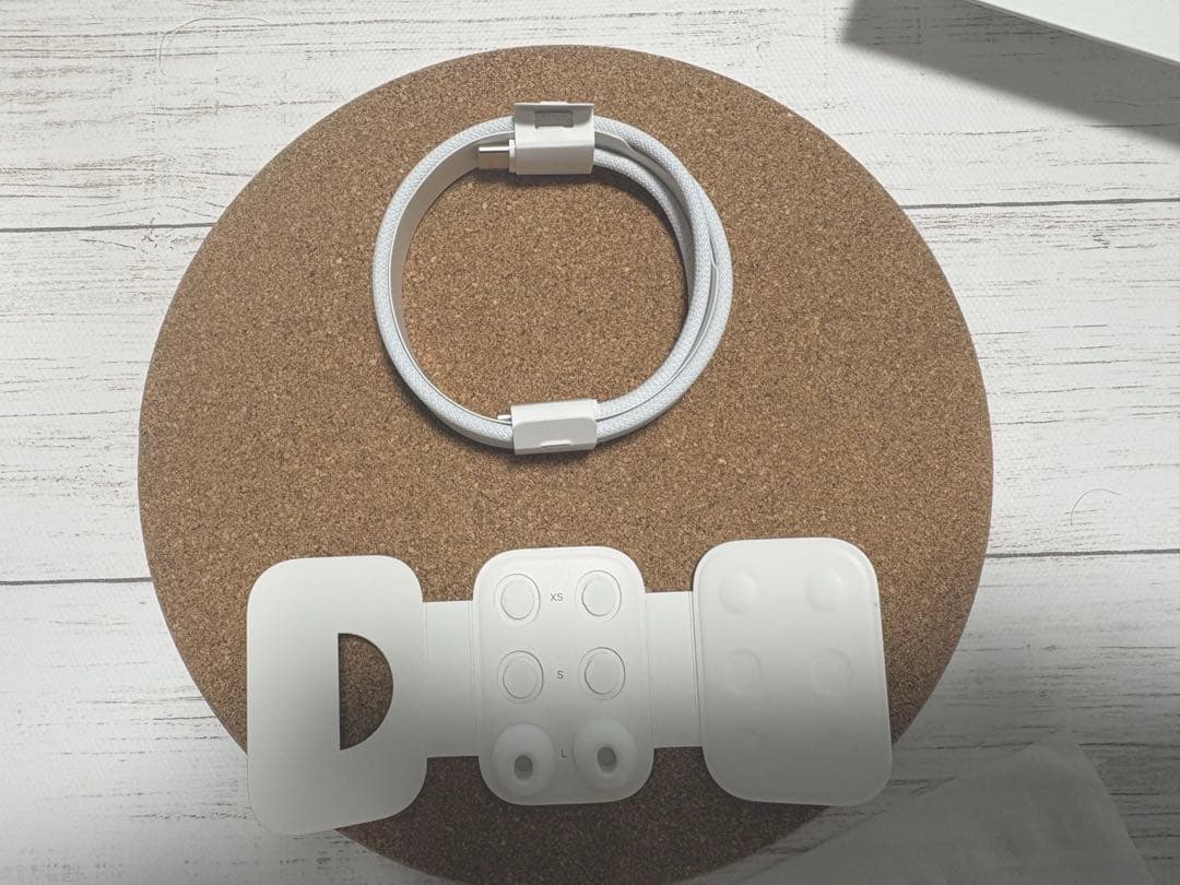 Apple AirPods Pro 2 ESRケース付き