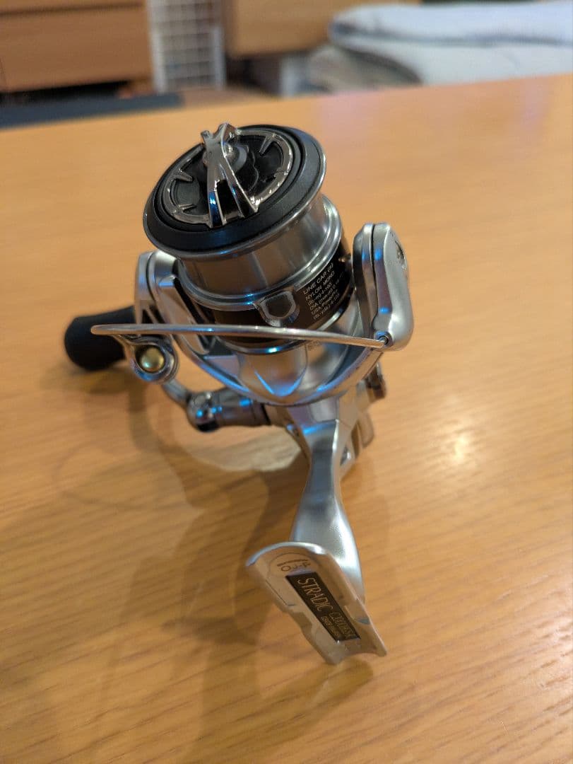 週末限定値下げ　SHIMANO　15 ストラディック C2000HGS