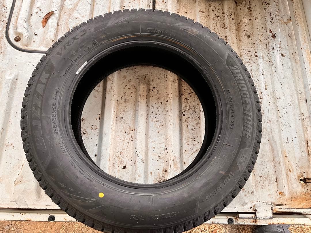 3日間限定価格！175/65R15 25年スタッドレス
