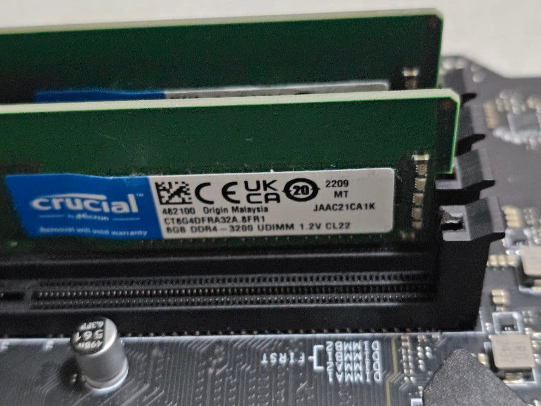 CPU Ryzen 5 5600 B550 crucial DDR4 3200 16GB