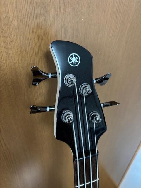 TRBX304（ブラック）　YAMAHA　ベース