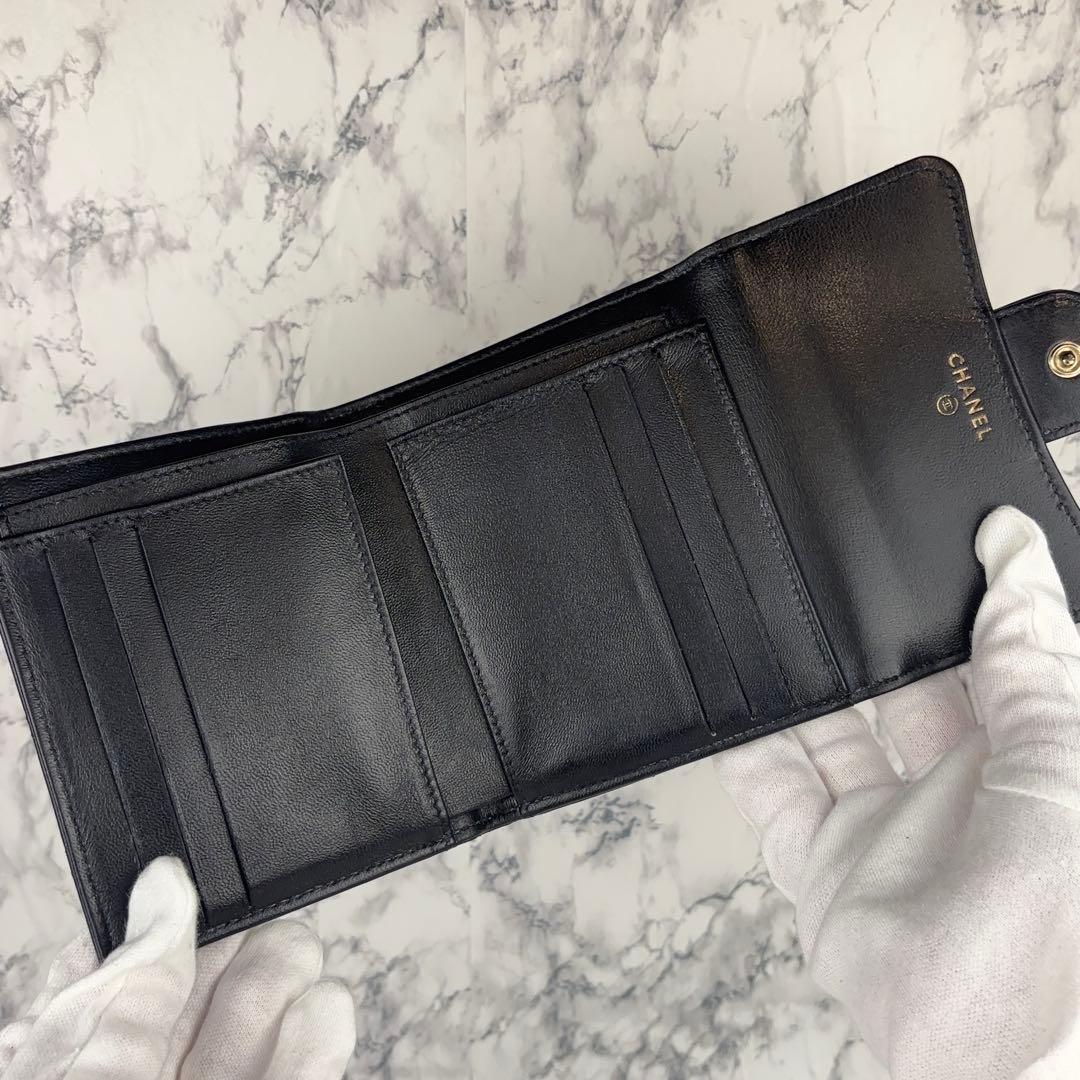 135 CHANEL マトラッセ　ラムスキン　三つ折り財布