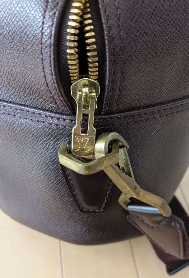 LOUIS VUITTON タイガ　ケンダルGM