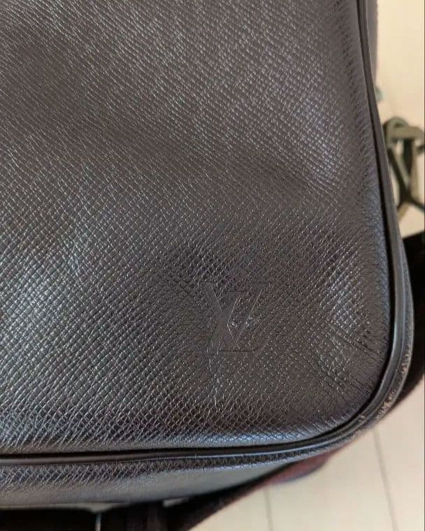 LOUIS VUITTON タイガ　ケンダルGM