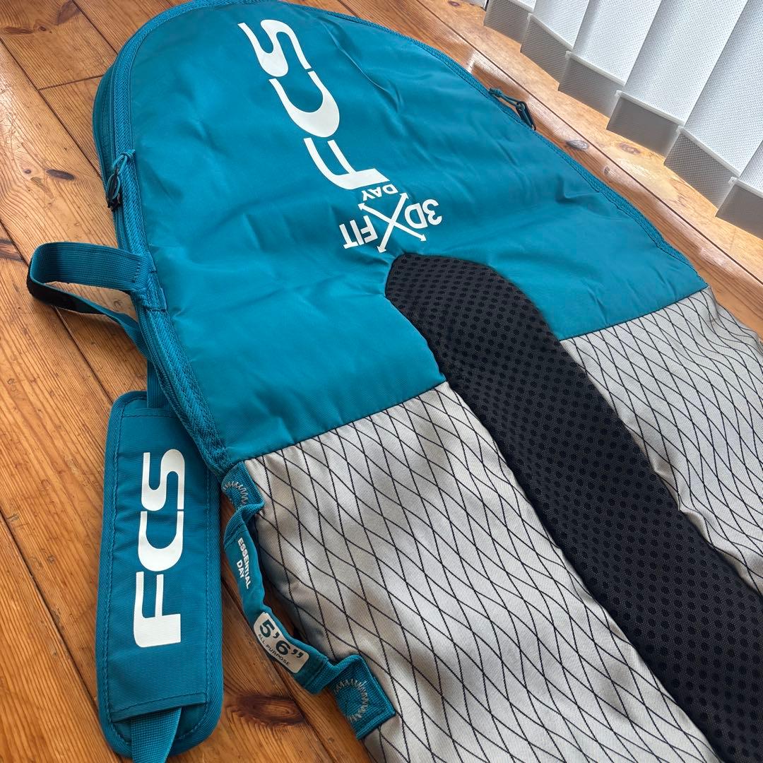 FCS ESSENTIAL 5'6\" サーフボードケース