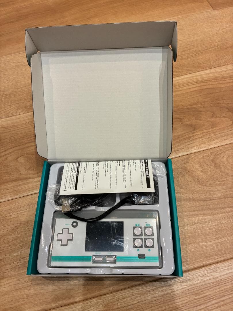 8BIT POCKET V2 FC互換機 8ビットポケット 携帯型ゲーム機