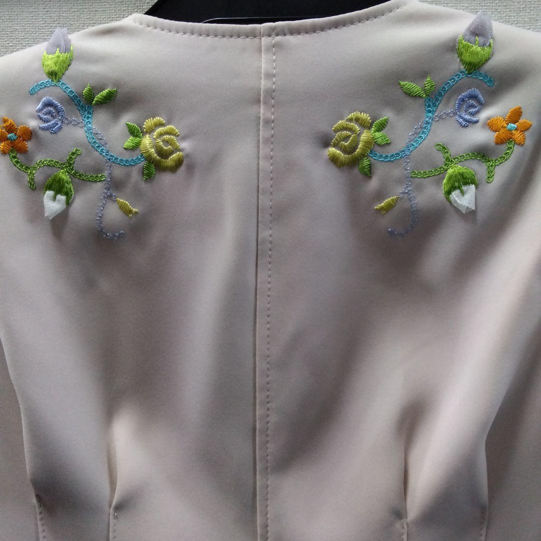 新品未使用品　伊太利屋刺繍入りピンクテーラードジャケット 9号