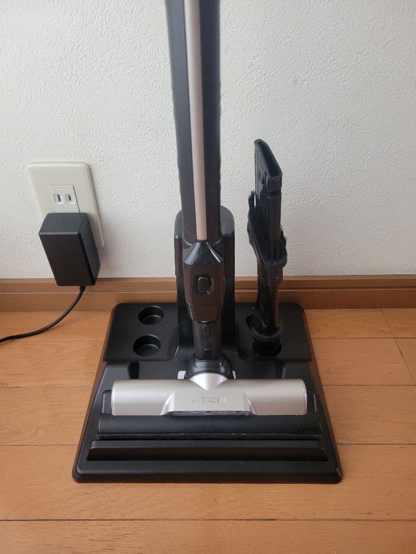 日立スティッククリーナー 本体 コード式 充電スタンド付き