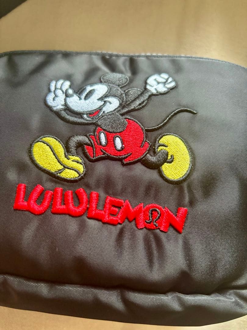 ディズニー x ルルレモン Everywhere ベルトバッグ