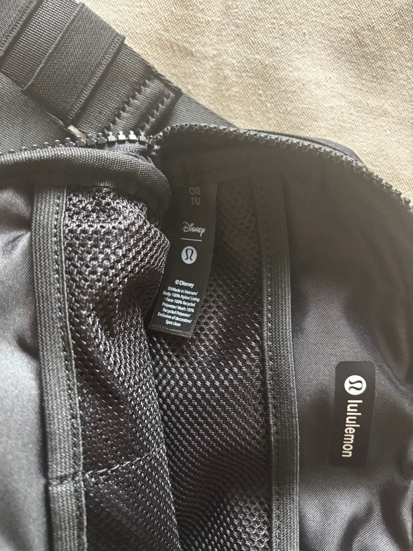 ディズニー x ルルレモン Everywhere ベルトバッグ