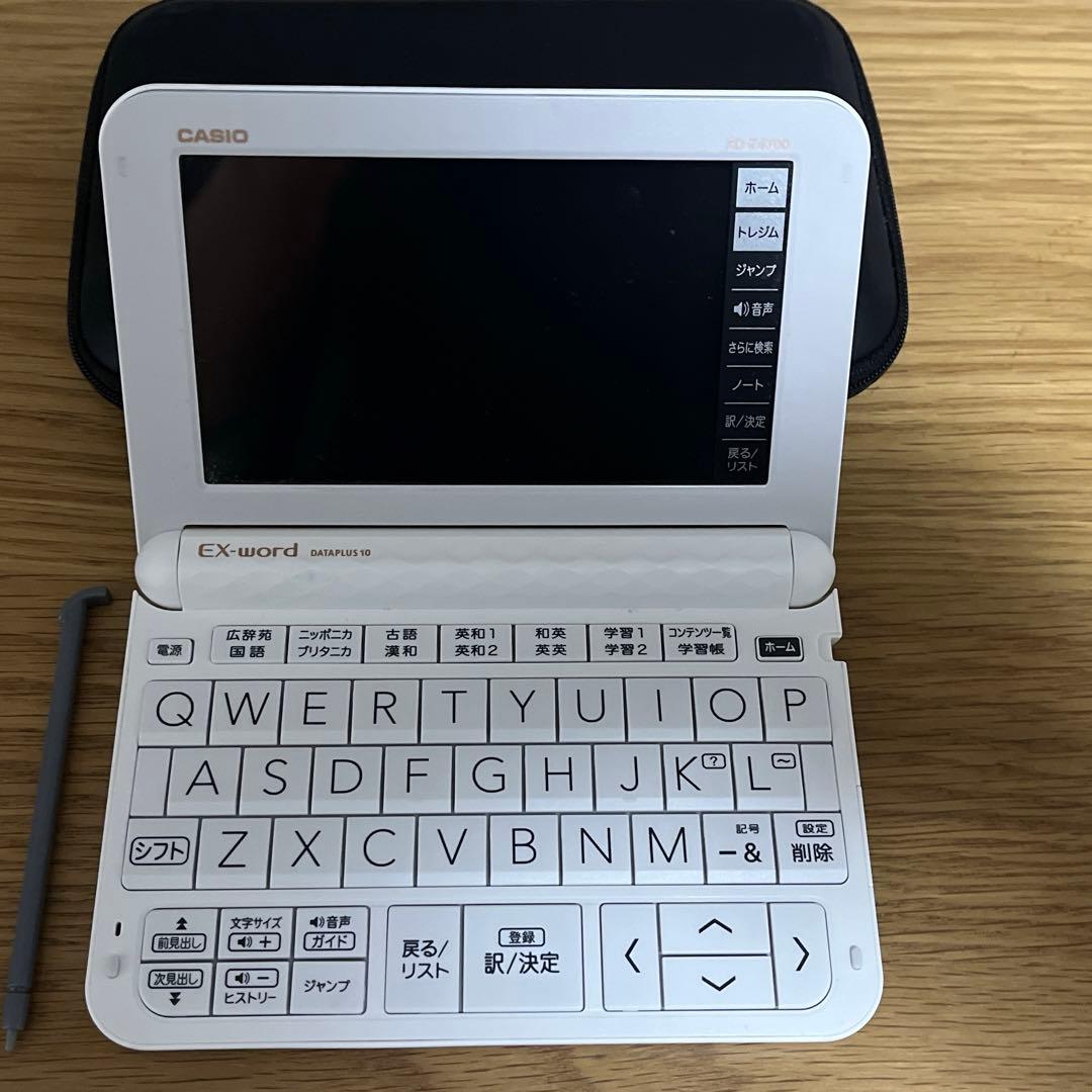 電子辞書　高校生モデル　XD-Z4700    CASIO ケースあり