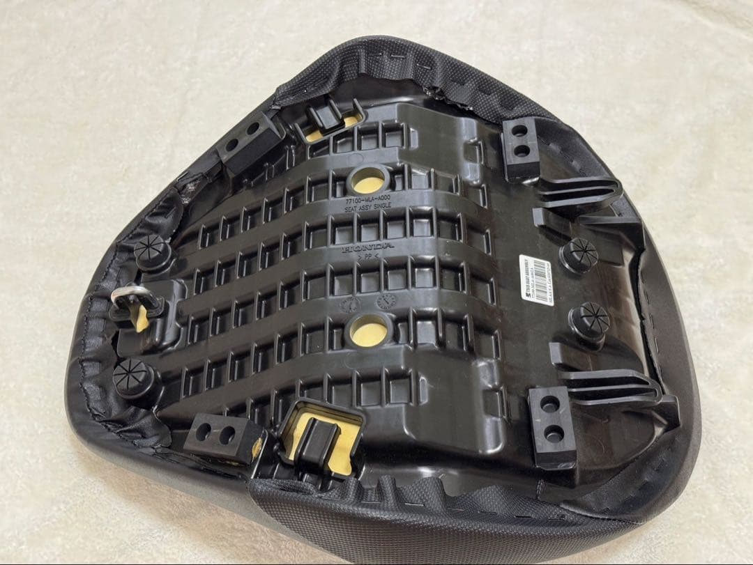 【美品】レブル1100 純正オプションバックシート 黒
