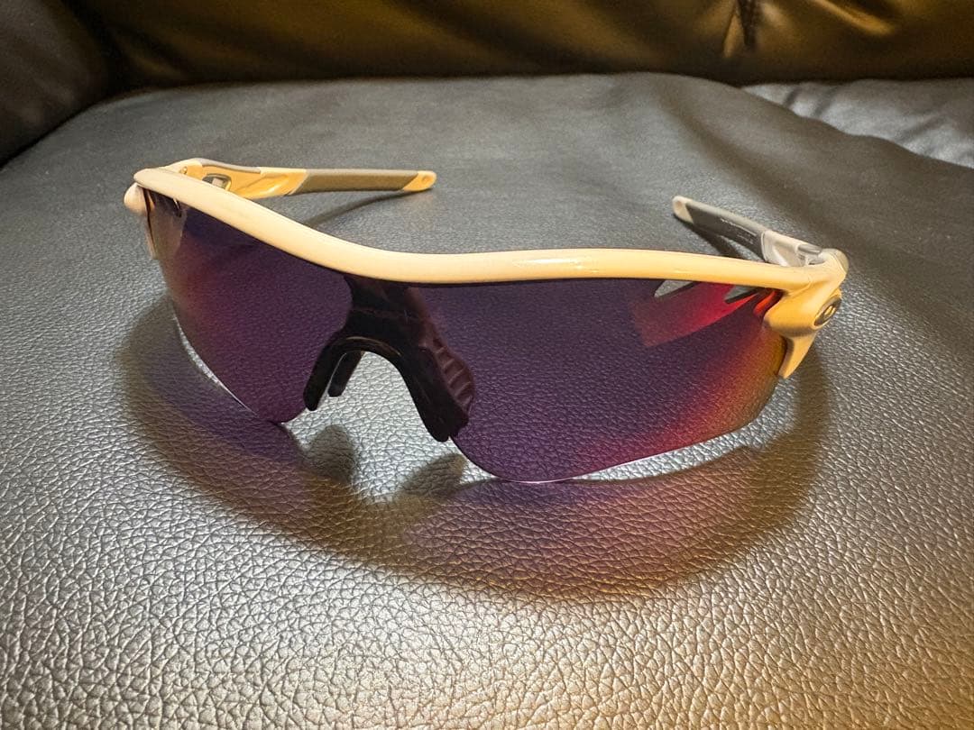 ポ*ム様 Oakley スポーツサングラス ホワイト オークリー　ケース無