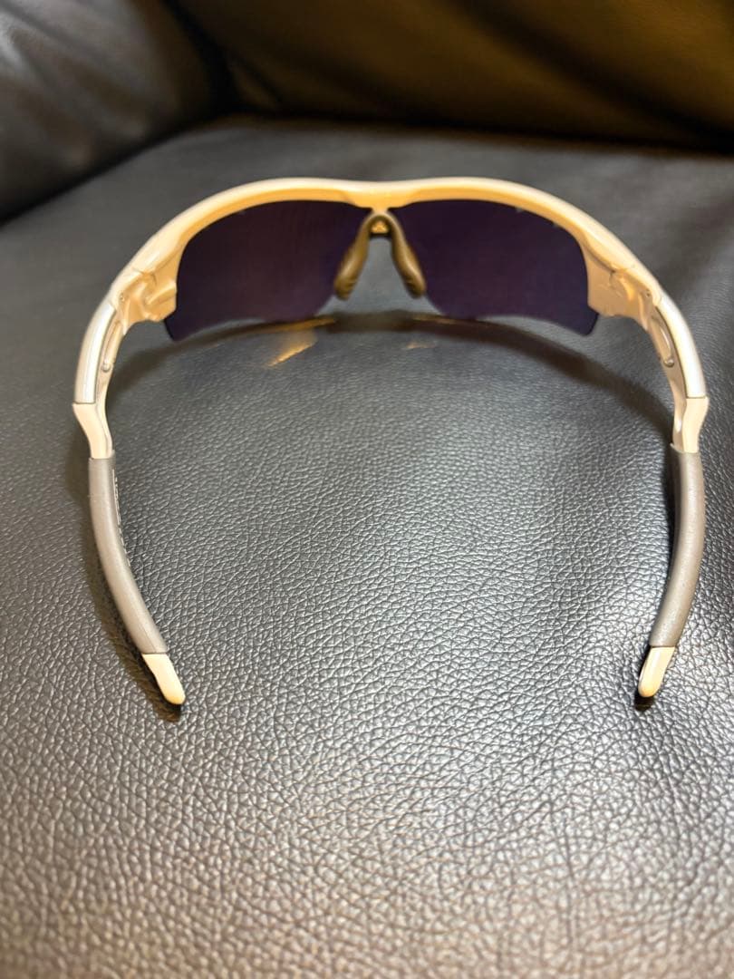 ポ*ム様 Oakley スポーツサングラス ホワイト オークリー　ケース無