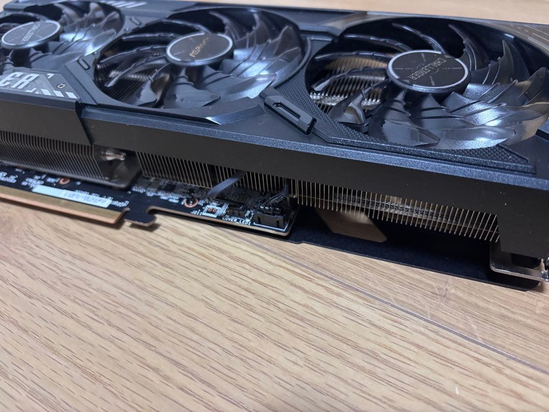 AMD Radeon RX9070 グラフィックカード