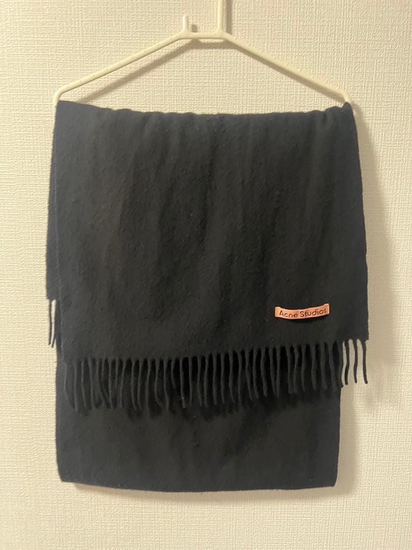 Acne Studios ブラック フリンジウールスカーフ