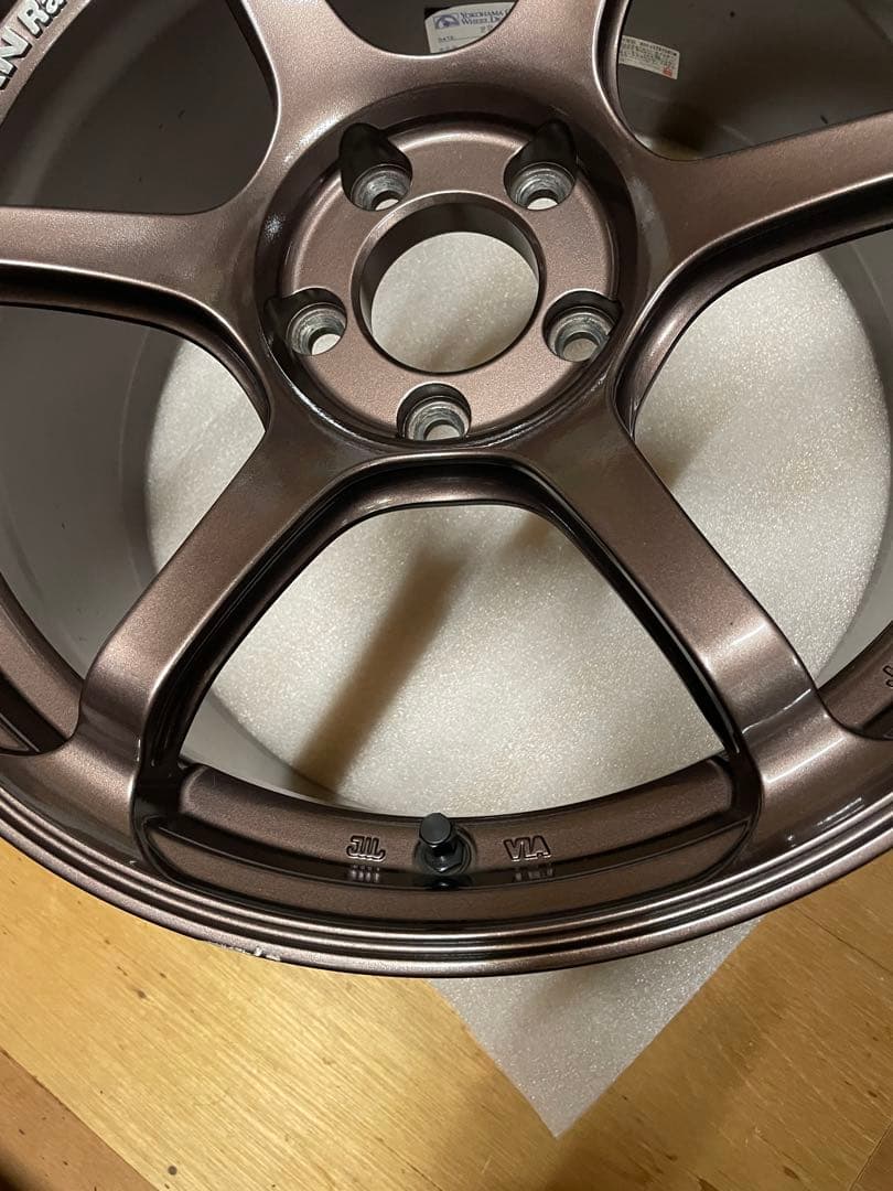 ADVAN Racing RG-4 18×9.5j+45 PCD114.3 1本